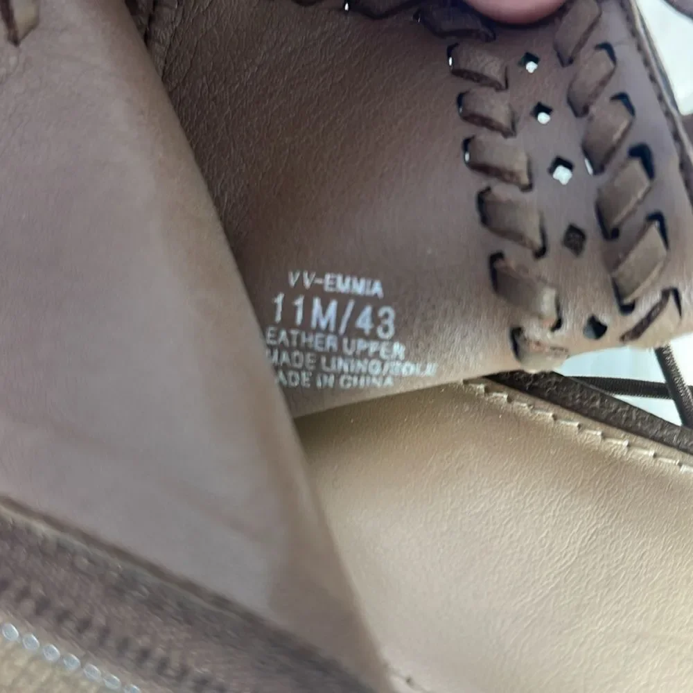 Vince‎ Camuto Emmia Smoky Taupe Block Heel Side Zip Sandals Sz 11M